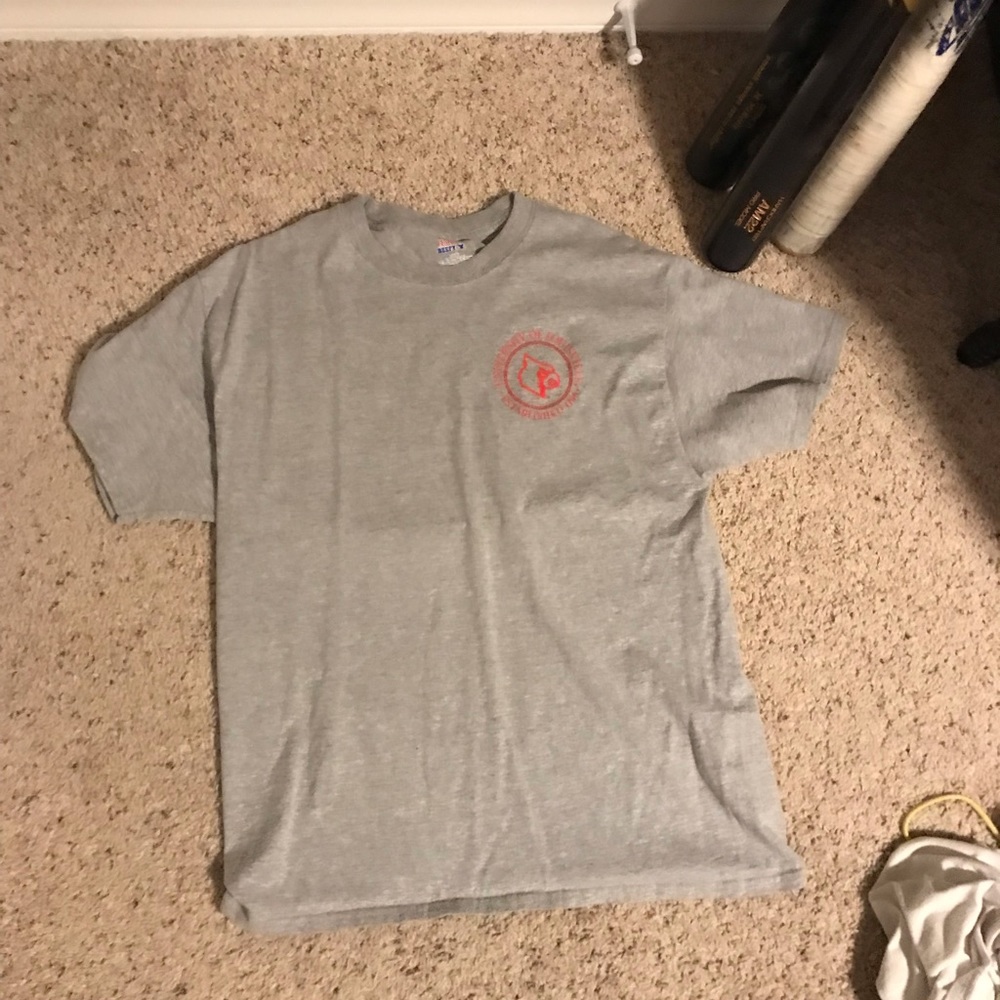 Mens Large U of L shirt